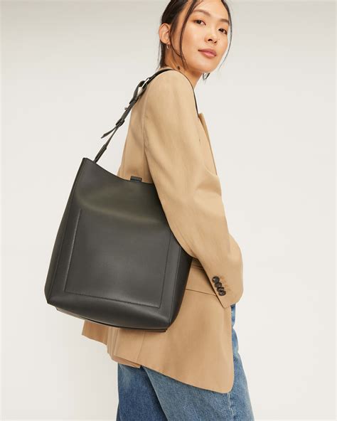 everlane studio bag black.